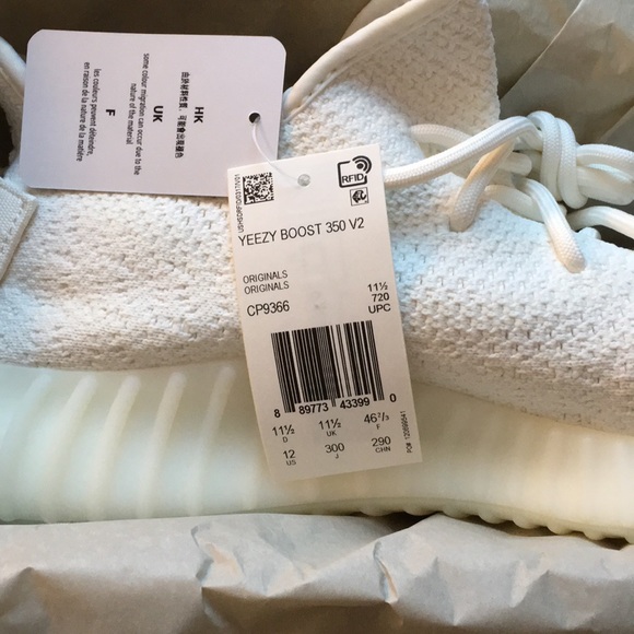 Kanye West Yeezy 350 Triple White (NEVER WORN) - Picture 6 of 6